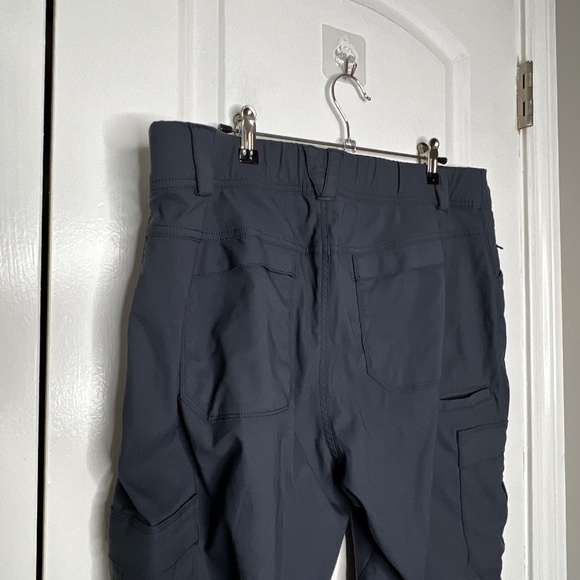 Duluth Dry on the Fly Bootcut Pants Convertible Size 16 x 31 Navy Blue Ink Cargo - Picture 10 of 13